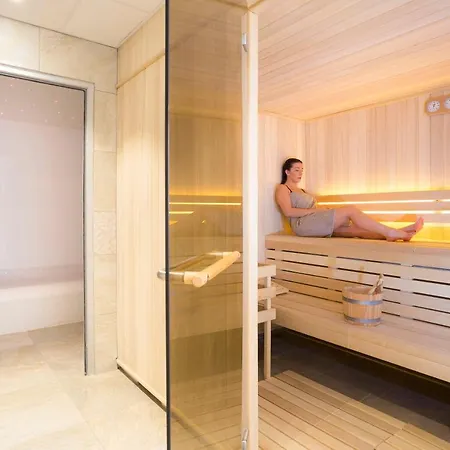 Aparthotel Club Mmv Les Des Cimes 4*